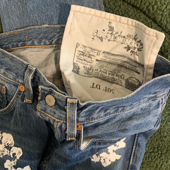 Denim Tears x Levi’s Wreath Jean Dark Wash - Picture 3 of 4